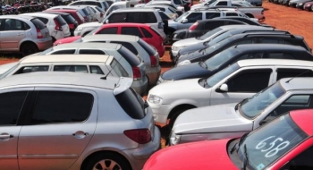 Detran anuncia leilão de 3 mil veículos